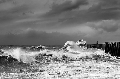 TEMPETE_jetee_Dieppe_M__28729-M.jpg